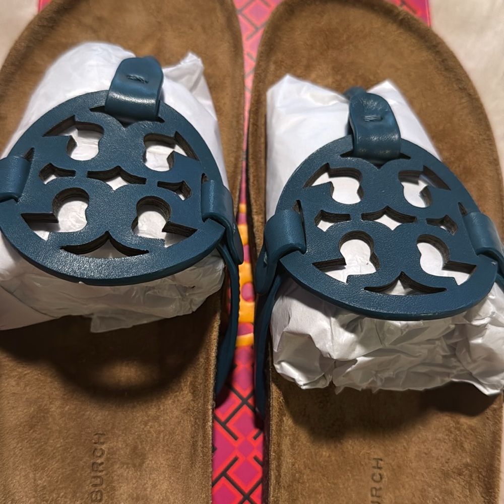 NWT Tory Burch brisk blue Millers with box and dust bag - Picture 11 of 11